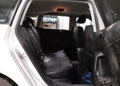 2008 Volkswagen Passat Turbo z USA, uszkodzony, nr VIN WVWXK73C88E242279